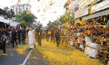 ଫୁଲର ରାସ୍ତାରେ ଚାଲୁଥିବା ପ୍ରଧାନମନ୍ତ୍ରୀ