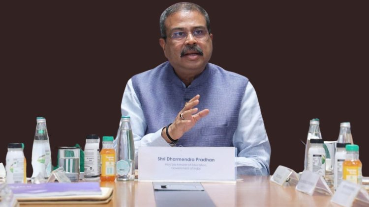 ପ୍ରଶ୍ନପତ୍ର ଲିକ ପାଇଁ ଧର୍ମେନ୍ଦ୍ରଙ୍କୁ ପୁରସ୍କାର ମିଳୁ!!